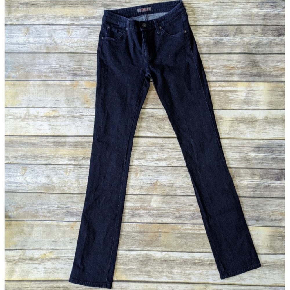 James Jeans Dark Wash Couture Virgin
Straight